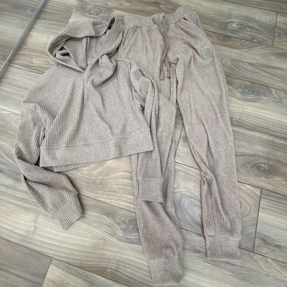 ALO Muse Hoodie & Sweatpants !